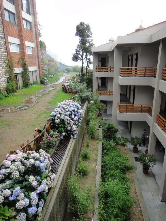 Club Mahindra Kanatal Eksteriør billede
